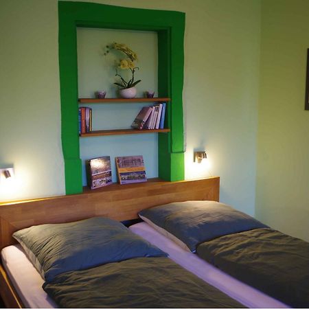 Ferien-Wohnung Am Menzer-Park Neckargemünd エクステリア 写真